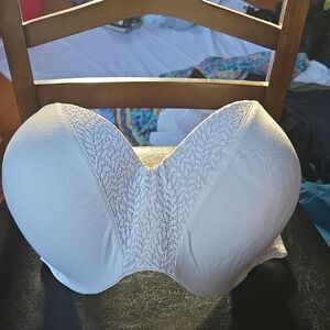 Victoria's Secret Elegant White Lace Bra